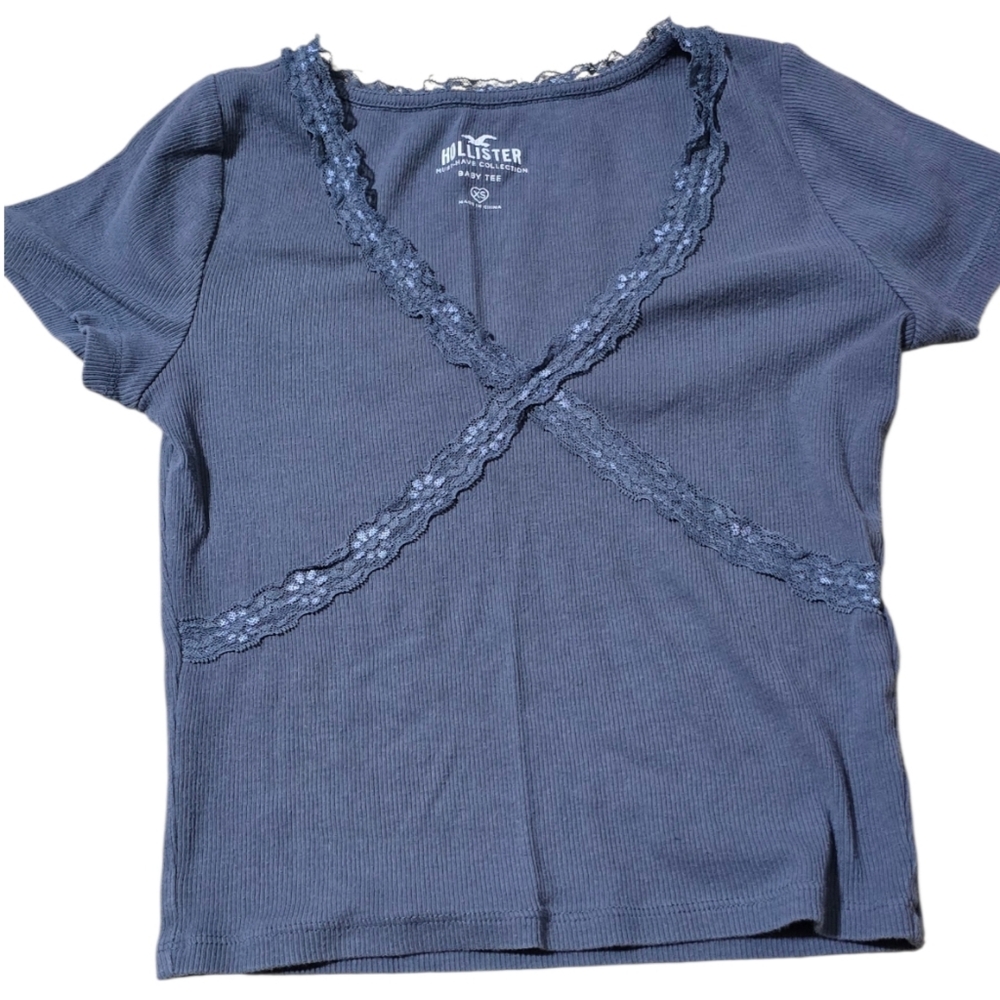 Hollister Women's Short Sleeve Top with Lace Detail